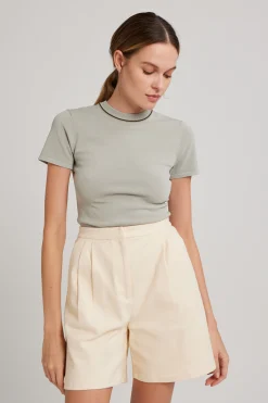 Contrast Collar Knit Top