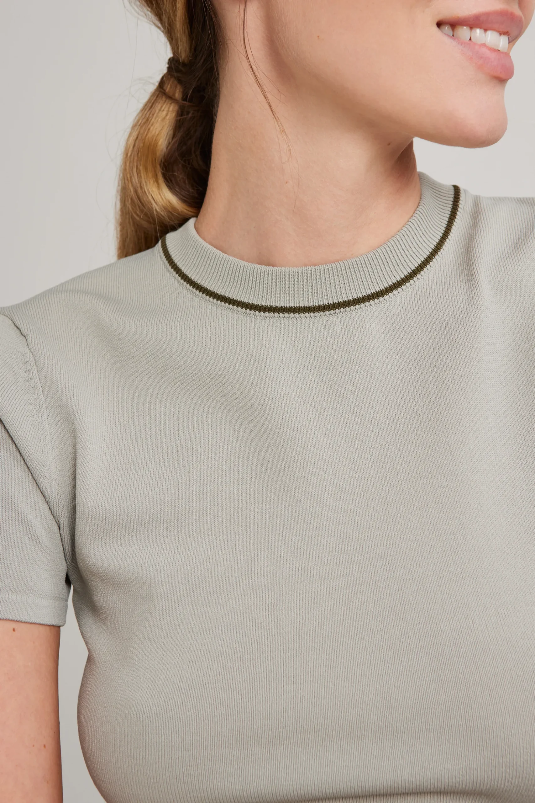 Contrast Collar Knit Top
