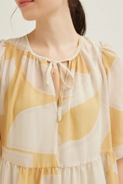 Dialogue Puff-Sleeve Shift Dress