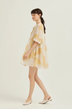 Dialogue Puff-Sleeve Shift Dress