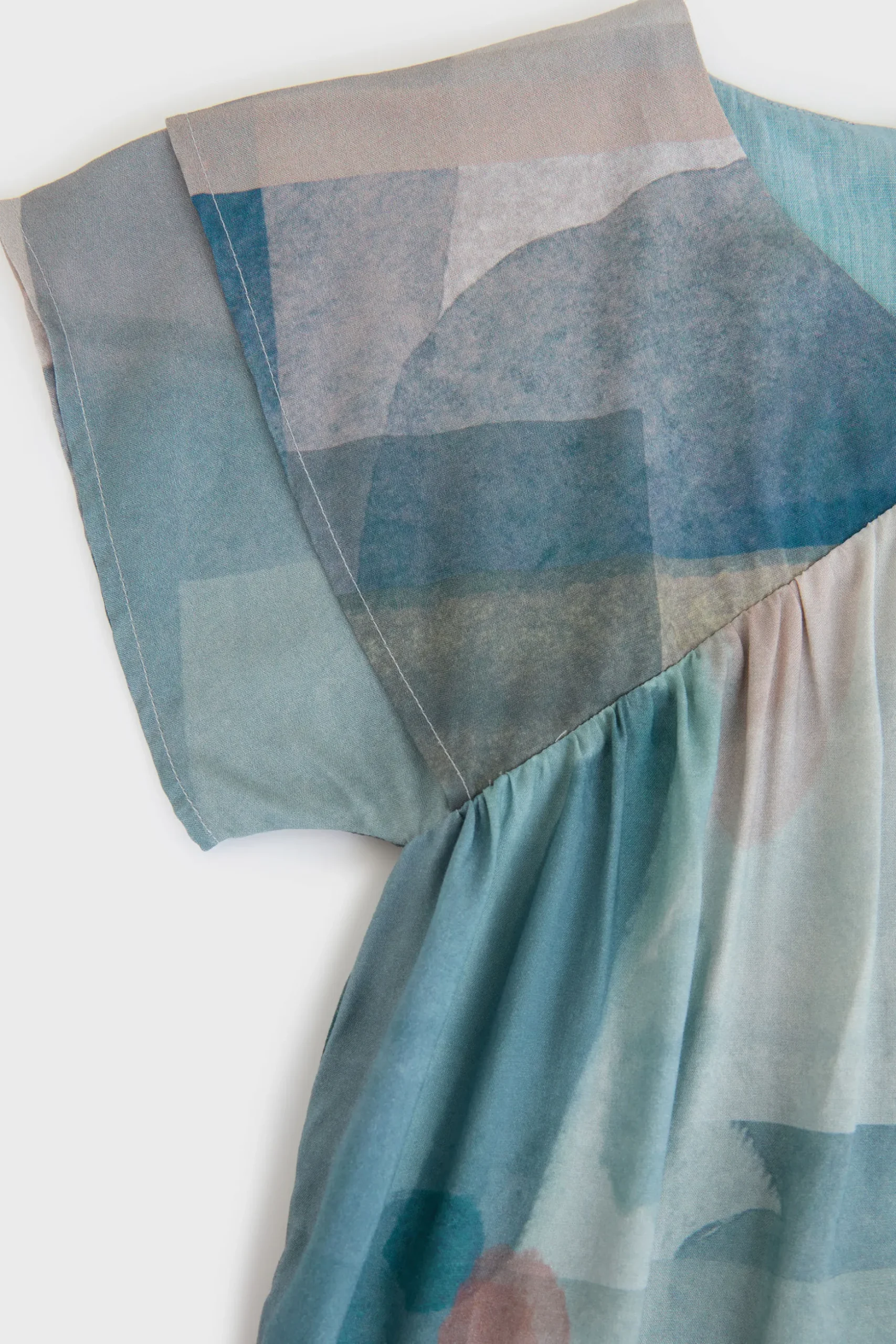 Frame Flutter Sleeve Dress