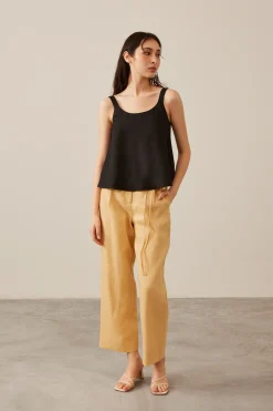 Linen Scoop-Neck Top