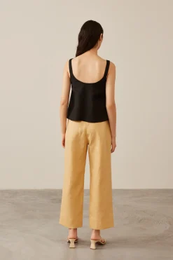 Linen Scoop-Neck Top