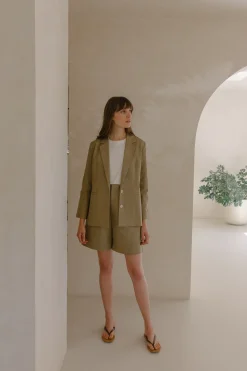Linen Tailored Shorts