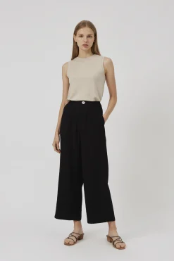 Relaxed High-Waisted Pants