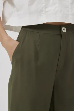 Relaxed High-Waisted Pants