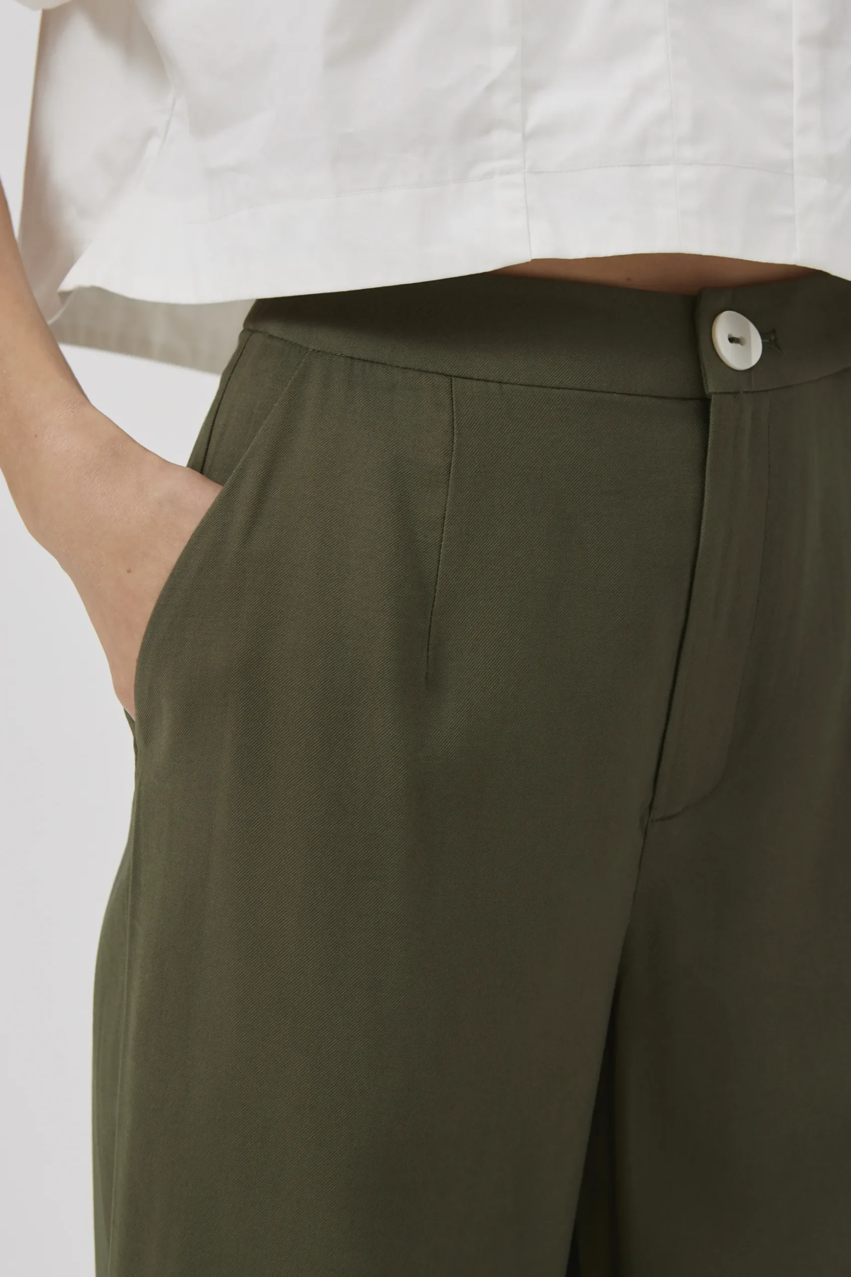 Relaxed High-Waisted Pants