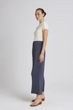 Relaxed Pleated Pants