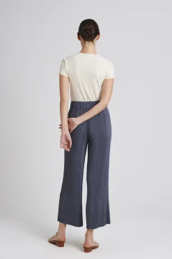 Relaxed Pleated Pants