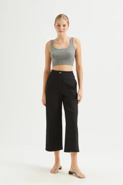 Ribbed Hem Crop Top