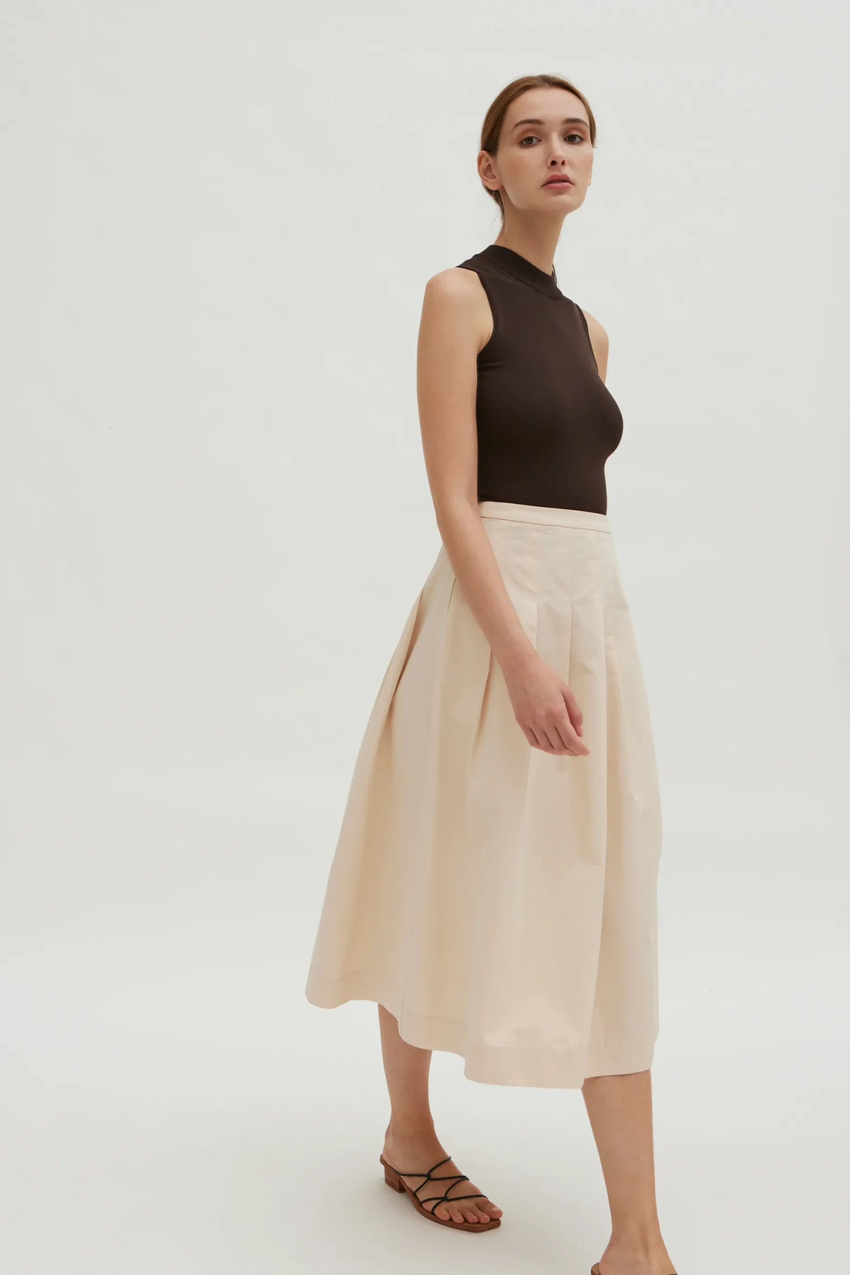 Sleeveless High-Neck Knit