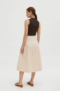 Sleeveless High-Neck Knit