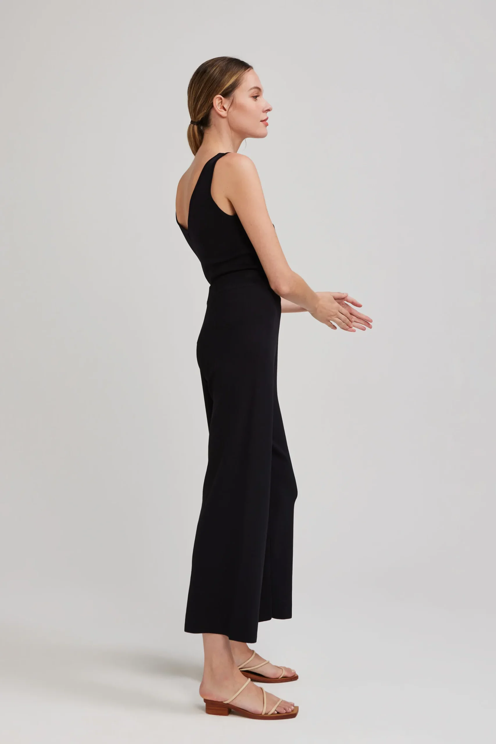 Sleeveless V-Neck Knit Top