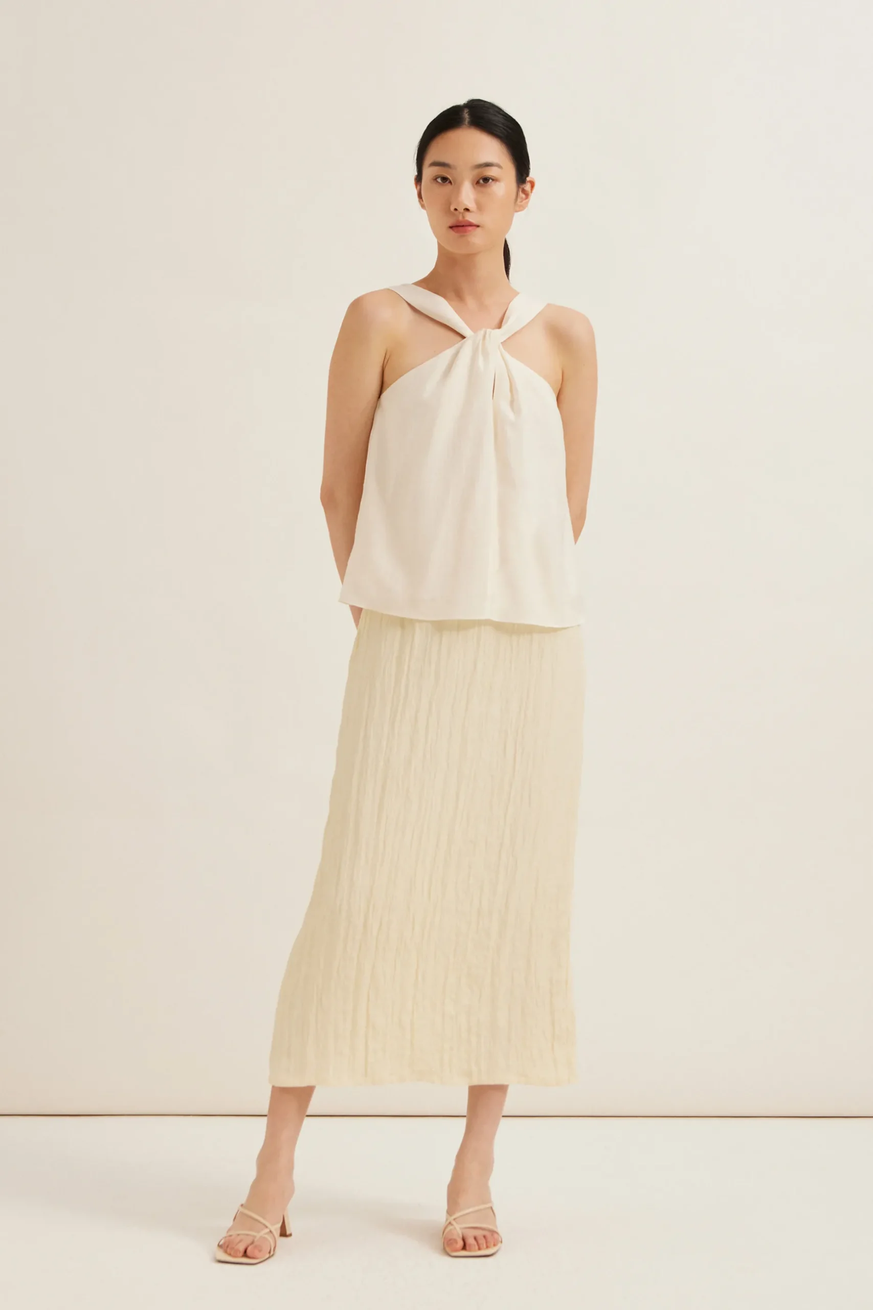 Two-Way Twist Knot Top