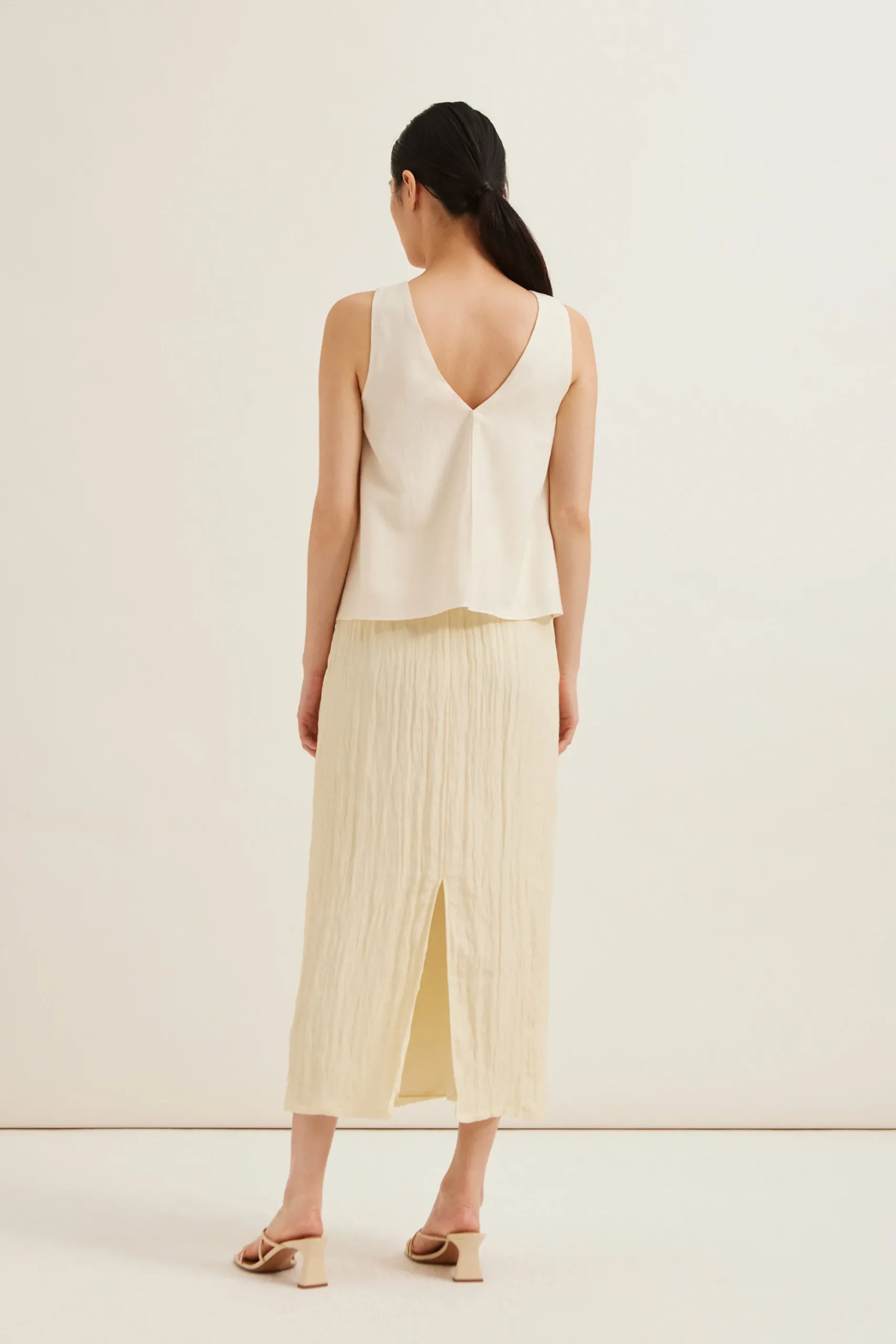 Two-Way Twist Knot Top