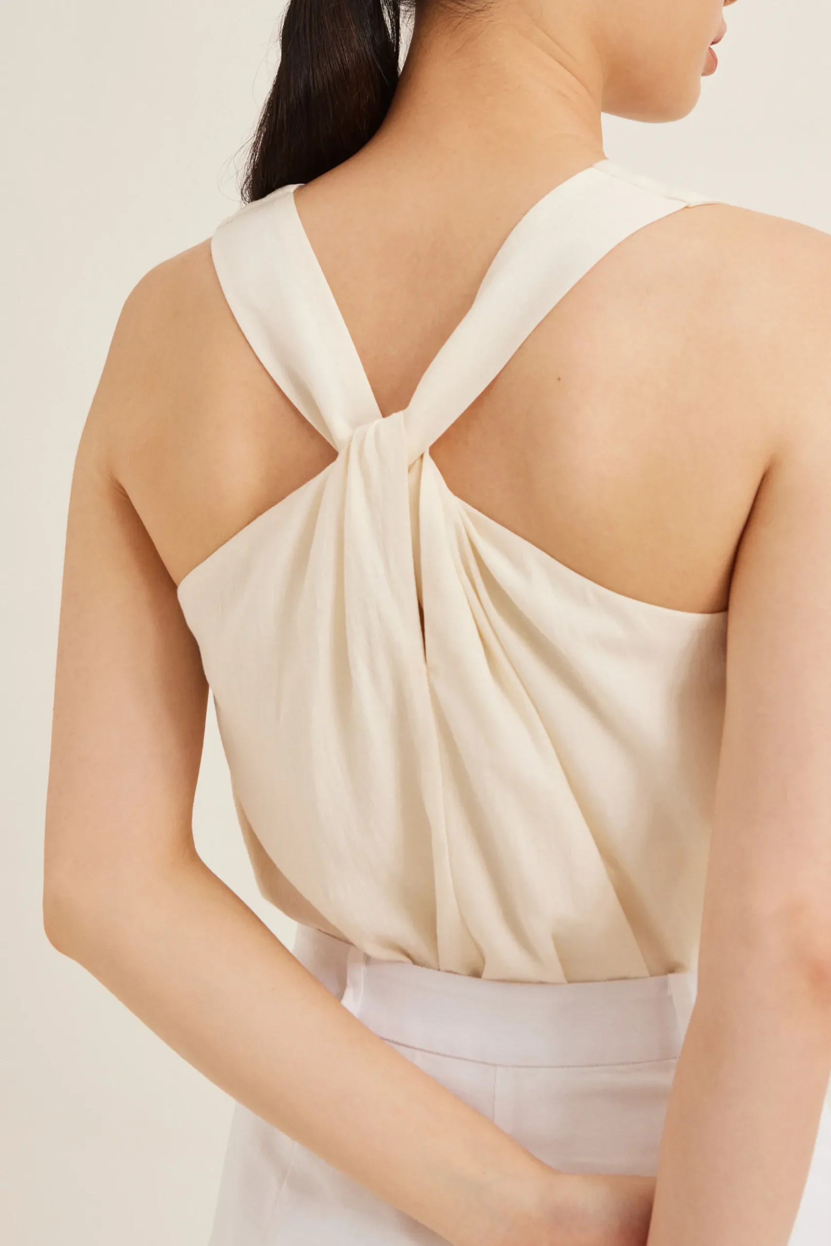 Two-Way Twist Knot Top