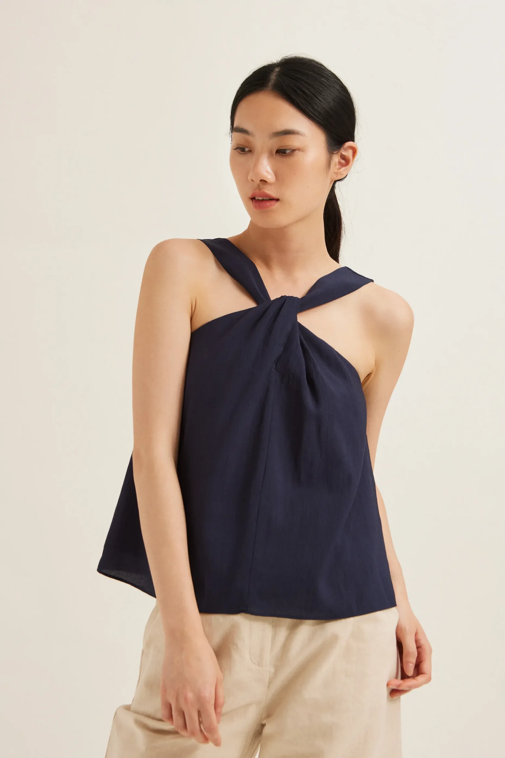 Two-Way Twist Knot Top